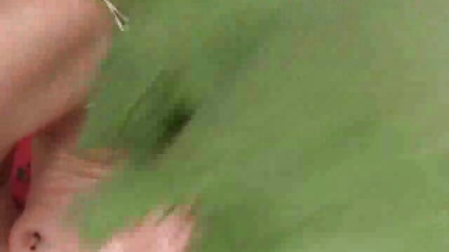 HD :  Elsker overrasket av stemor ' s gave i form av sin elskers kuk Videoklipp 