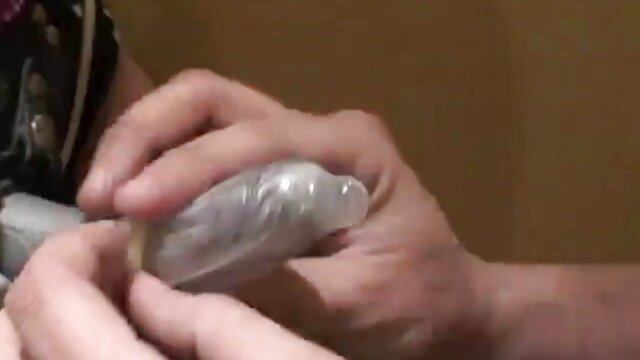 HD : Ibenholt darling er å spille noen seksuelle spill med sin partner hvit Videoklipp