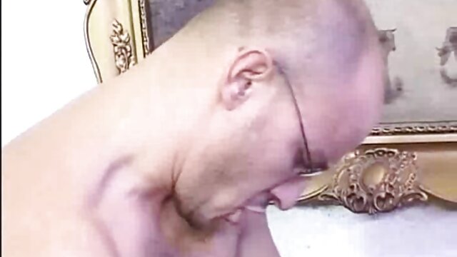 HD :  Brunette milf jente blir anal mens rollespill Videoklipp 