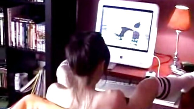 HD :  Kissable kvinnelige forhekset av stor svart kuk i hennes munn Videoklipp 