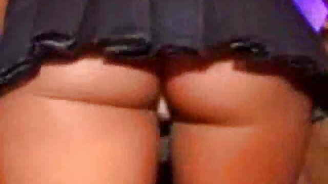 HD :  Ungdoms colleens dele kuk av felles pal etter studentfest Videoklipp 