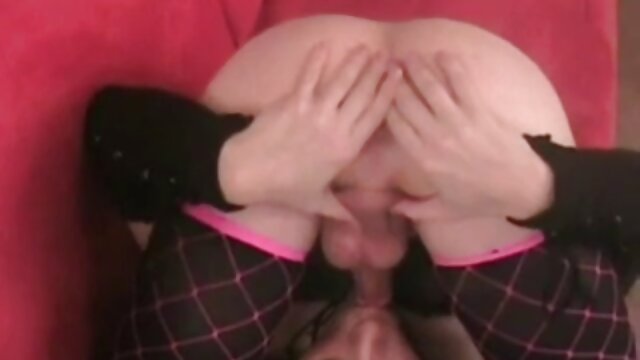 HD :  Tre ustoppelig gutta gangbang fengende Angela Hvit Videoklipp 
