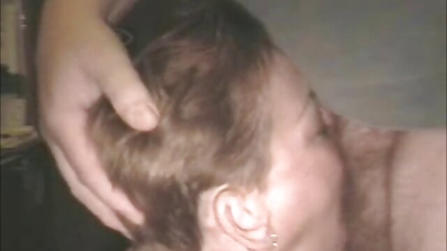 HD :  To vellystige harlots tar svinger og rir hans stive stang Videoklipp 