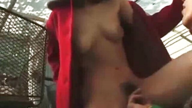 HD :  Crooked kuk av macho mann går inn i fitta av sjenert Latina jente Videoklipp 