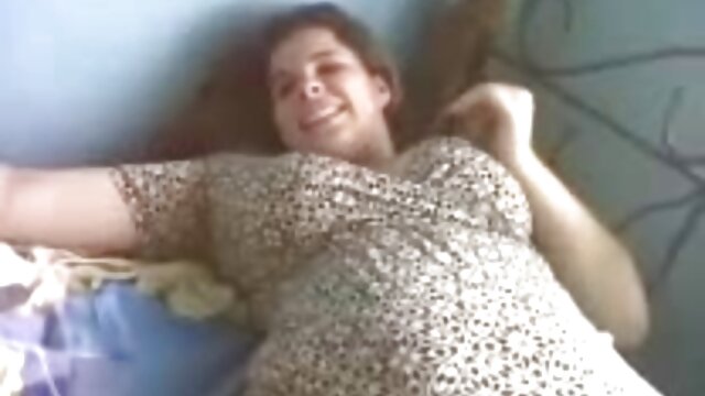 HD : Ibenholt skjøge elsker følelsen hennes godt hang hvit fyr dypt i hennes fitte Videoklipp