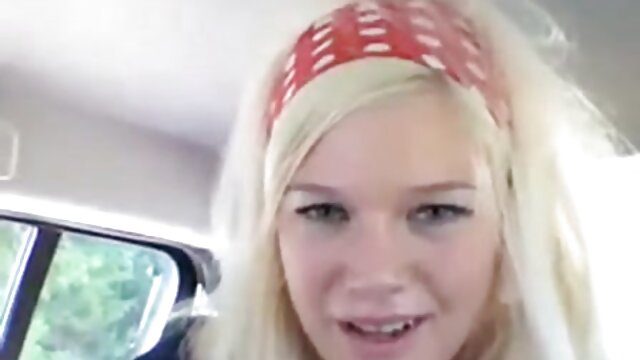 HD :  Blonde lesbiske leker med den store strap-on dildo Videoklipp 