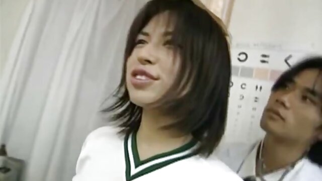 HD :  Sjenert Japansk brunette hennes hårete fitte ertet og gnidd Videoklipp 
